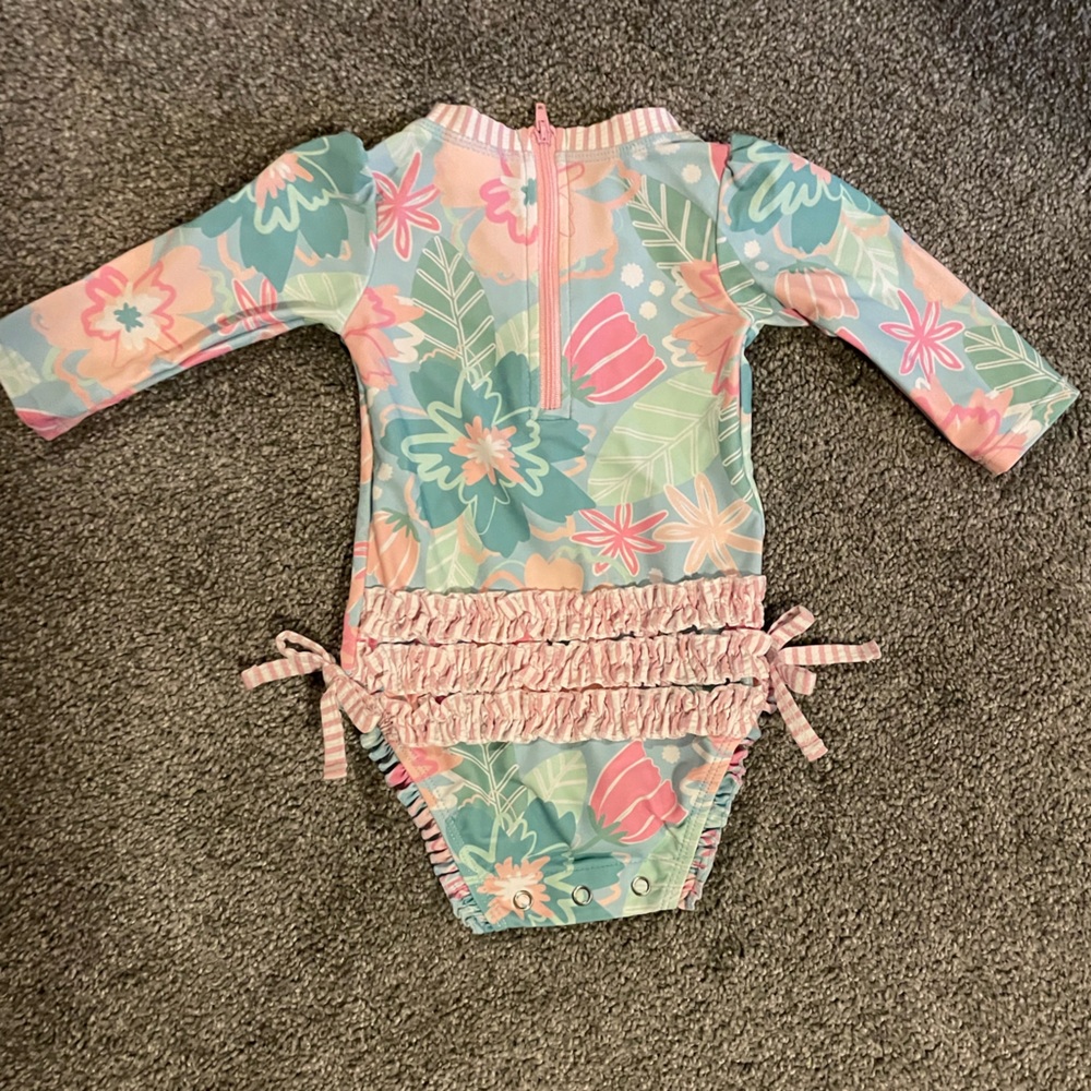 Ruffle Butts floral swimsuit size 3-6 m. EUC